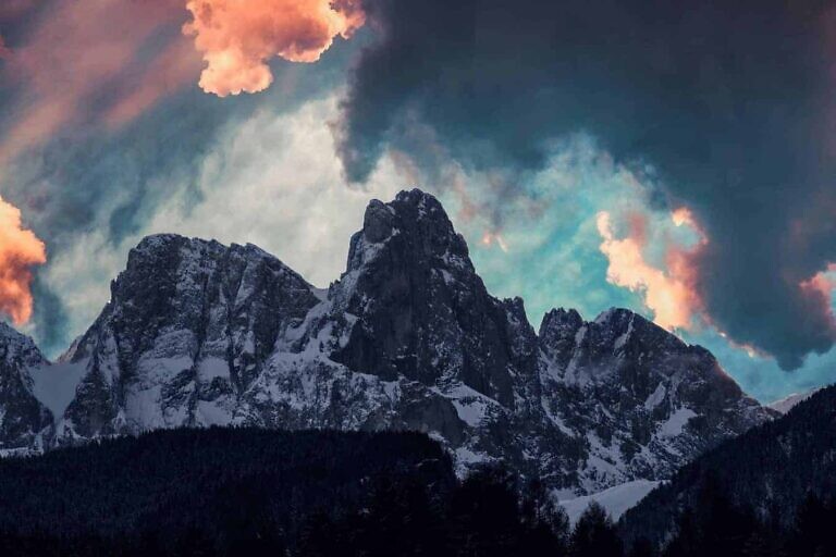 Photo by Benjamin Voros
