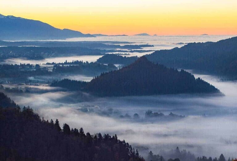Photo by Neven Krcmarek